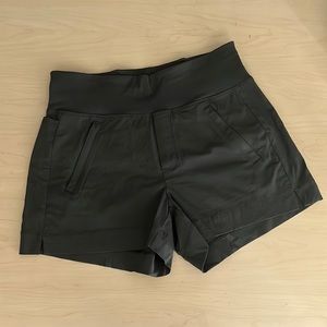 Athleta Trekkie North Short Size 0